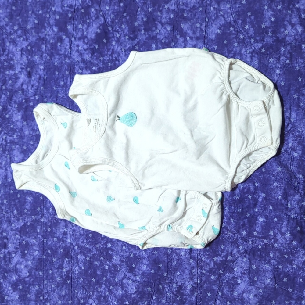 Bubble Onesie 3-6 mo Pear print